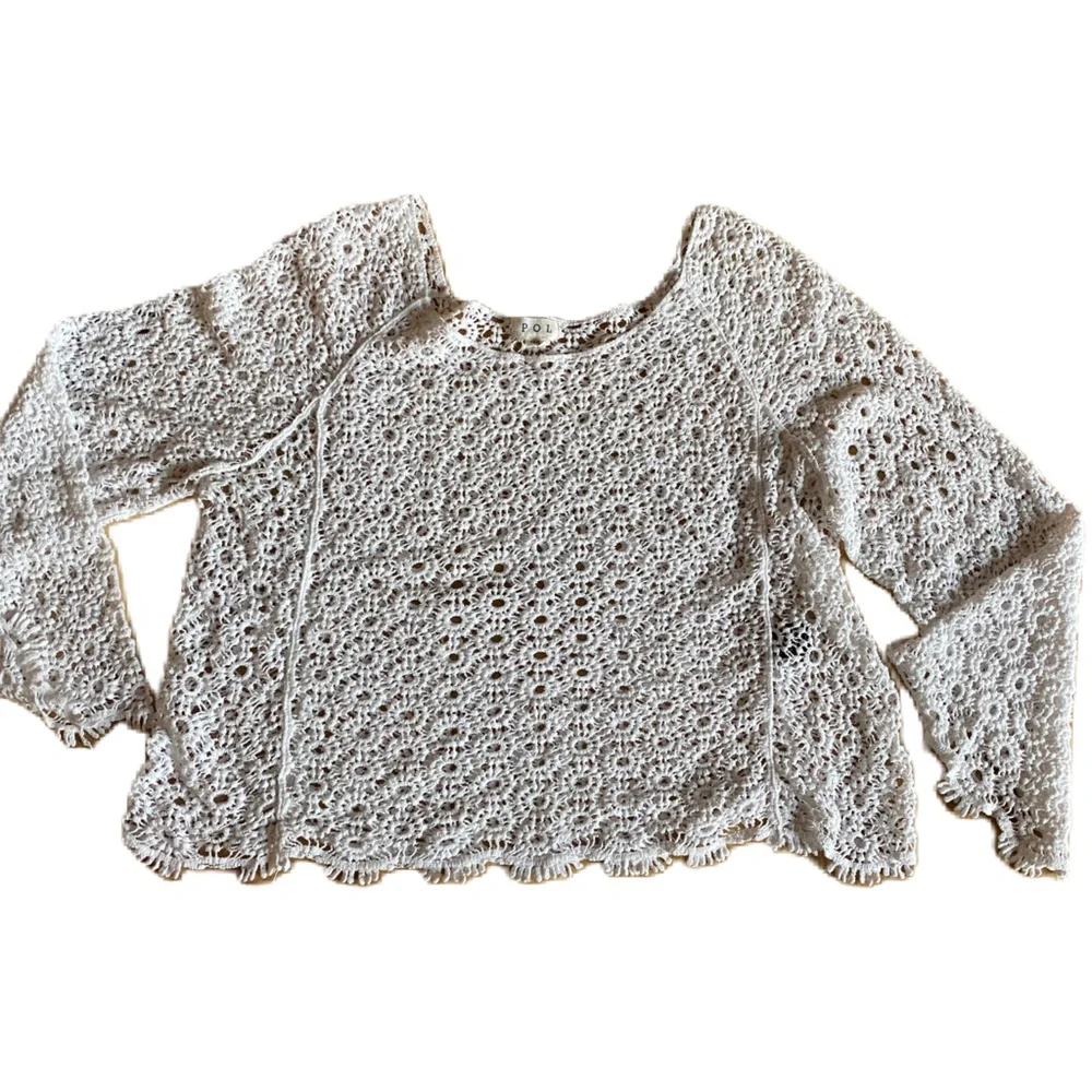 POL white sweater. Size m/l